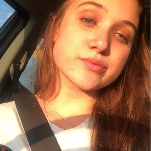 Meet your Posher, Larra